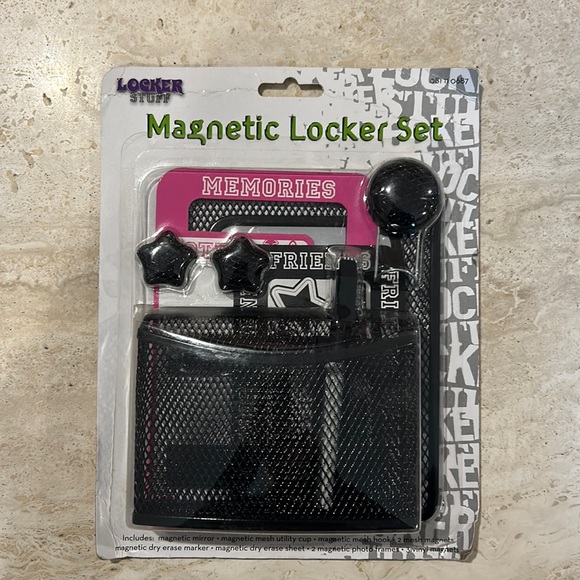 LOCKER SET - Picture 1 of 3